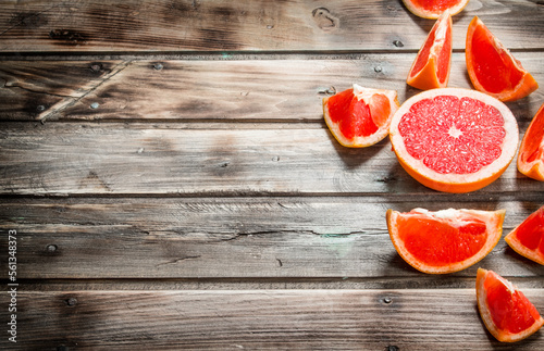 Pieces of ripe grapefruit.