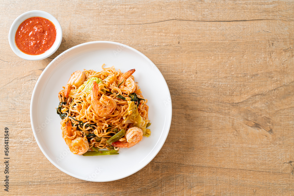 Stir-fried instant noodles sukiyaki with shrimps Stir-fried instant noodles sukiyaki with shrimps