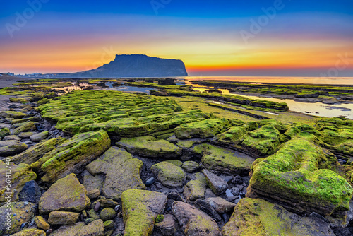 Obraz na płótnie Jeju Island South Korea, Sunrise nature landscape at Jeju Do Seongsan Ilchulbong w salonie
