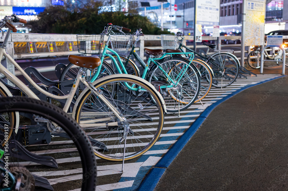 東京都新宿区西新宿にある駐輪場の景色