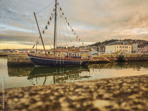 Canvas Print boats in honfleur