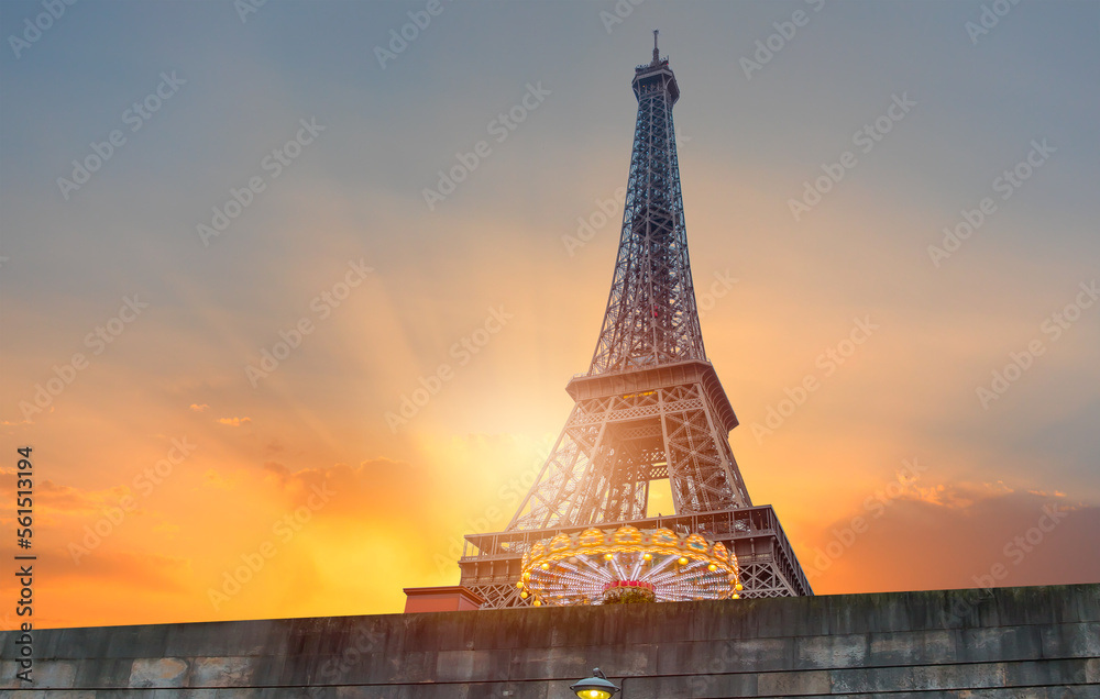 Eiffel tower with carousel at amazing sunset - Paris, France - obrazy, fototapety, plakaty 