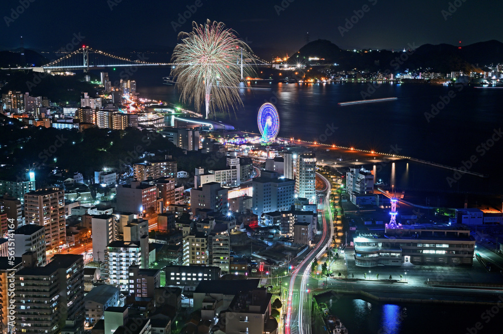 Fototapeta premium 海峡ゆめタワーから望む海峡ファンファーレの花火