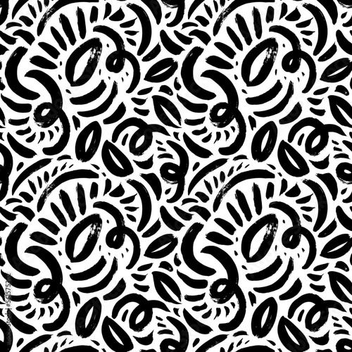 Wavy brush strokes with short lines seamless pattern. Brush drawn abstract scribbles, curved strokes. Vector chaotic decorative texture. Messy doodles, bold curvy lines illustration. Organic shapes. 