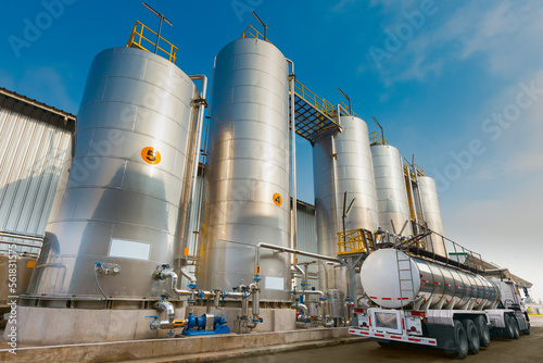 Unloading of silos with chemicals for the food industry