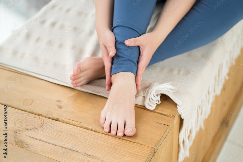 Joint diseases, hallux valgus, plantar fasciitis, heel spur, woman's
