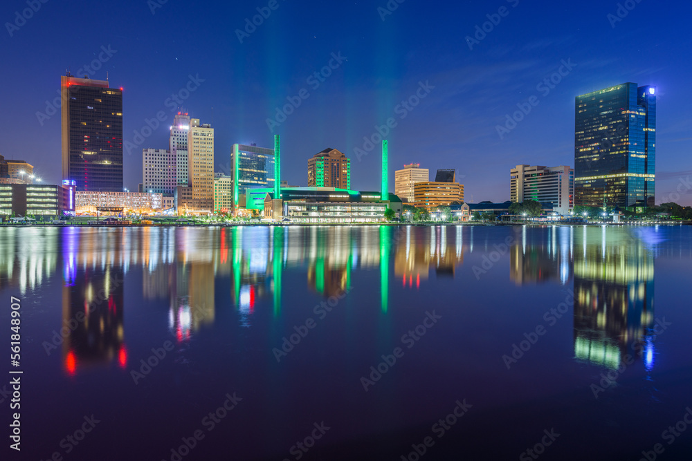 Toledo, Ohio, USA Downtown Skyline on the Maumee River - obrazy, fototapety, plakaty 