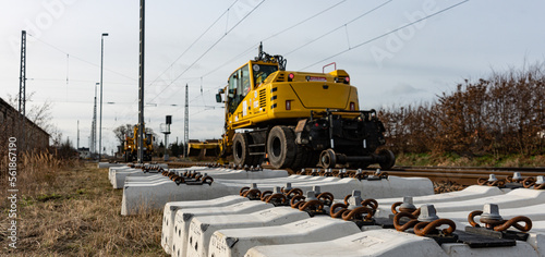 Erneuerung verschlissener Betonschwellen photo