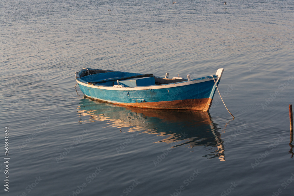 barca nella laguna