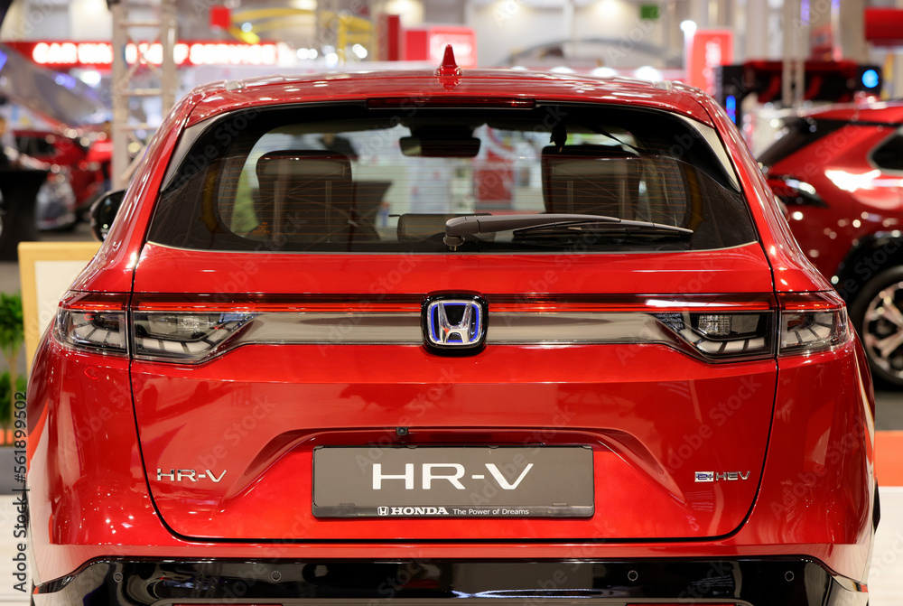 Back-side view with logo and stop light detail of a Honda HR-V, premium