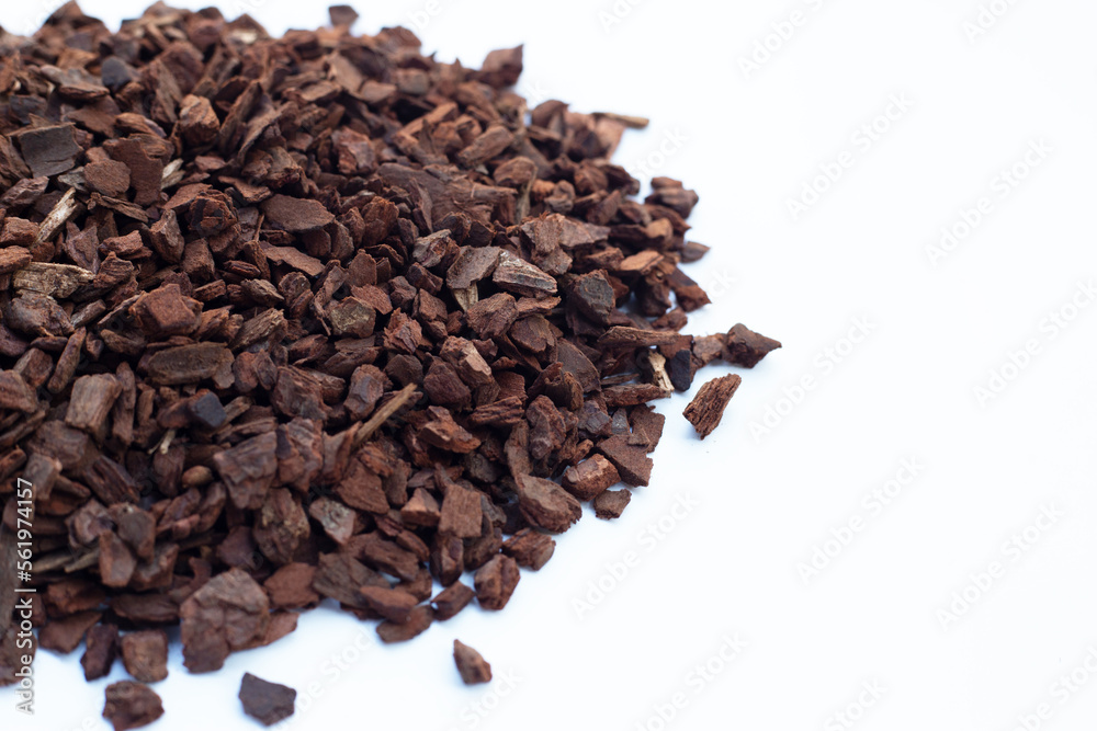Pine bark is an ingredient for cultivation. Beneficial to the soil and plants. Pine bark is an ingredient for cultivation. Beneficial to the soil and plants.
