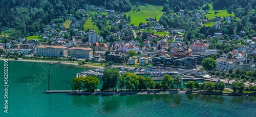 Bregenz am Bodensee im Luftbild, Blick über die Seepromenade auf die Stadt 