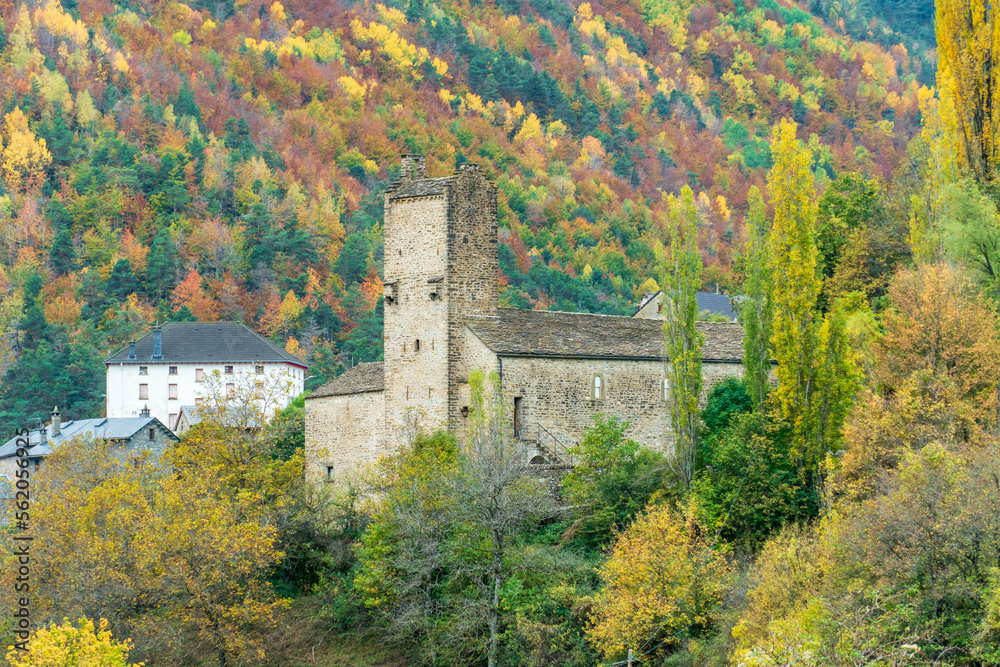 Spectacular view of the Ordesa Valley with the colors of autumn. Ordesa and Monte Perdido National Park in Huesca, Aragon, Spain Spectacular view of the Ordesa Valley with the colors of autumn. Ordesa and Monte Perdido National Park in Huesca, Aragon, Spain