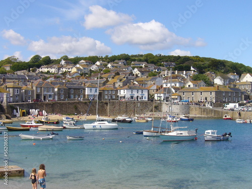 Malerisches Hafendorf Mousehole in Cornwall England