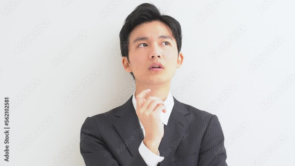 考える日本人男性