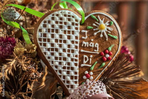 Obraz na płótnie Traditionelles Lebkuchenherz zum Liebstattsonntag
w salonie