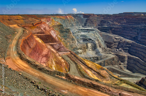 The Super Pit or Fimiston Open Pit, the largest open pit gold mine of Australia, along the Goldfields Highway in Kalgoorlie, Western Australia
