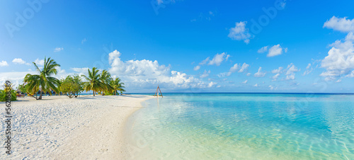 Beautiful maldives tropical island - Panorama