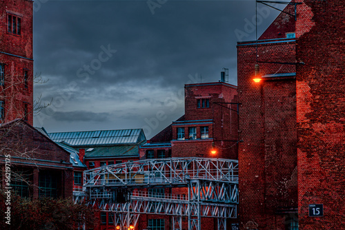 AEG am Humboldthain am Abend