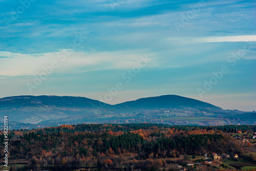 jesienny widok na góry w pogodny dzień © Robert