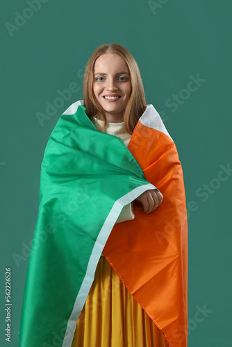 Beautiful redhead woman wit...