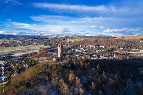 Fototapeta Naklejka Na Ścianę i Meble -  Scotland, monument to William Wallace in the city of Stirling, view from above
