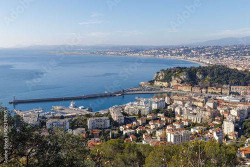 La vue sur port de Nice depuis le Mont Boron, France, Côte d'Azur