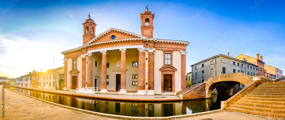 Fototapeta premium historic old town of Comacchio in italy