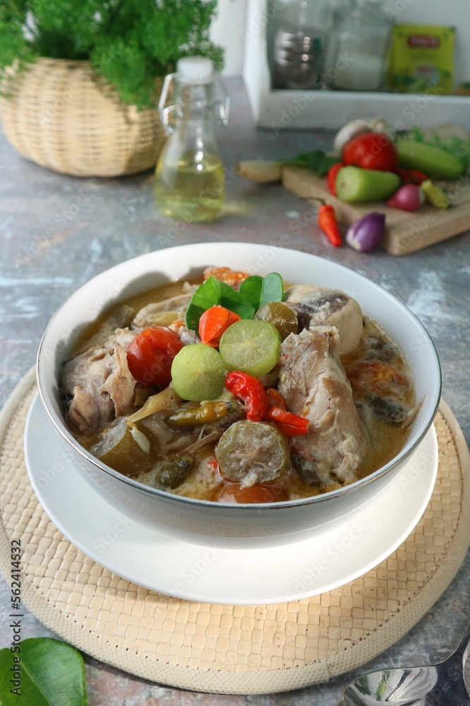Chicken cooked with sweet and sour seasoning