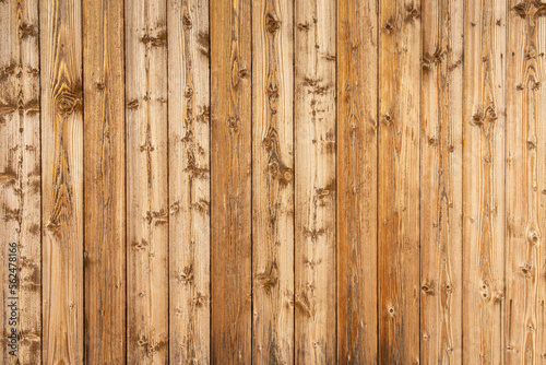 Alte braune verwitterte Holzlatten mit schöner Struktur als Hintergrund