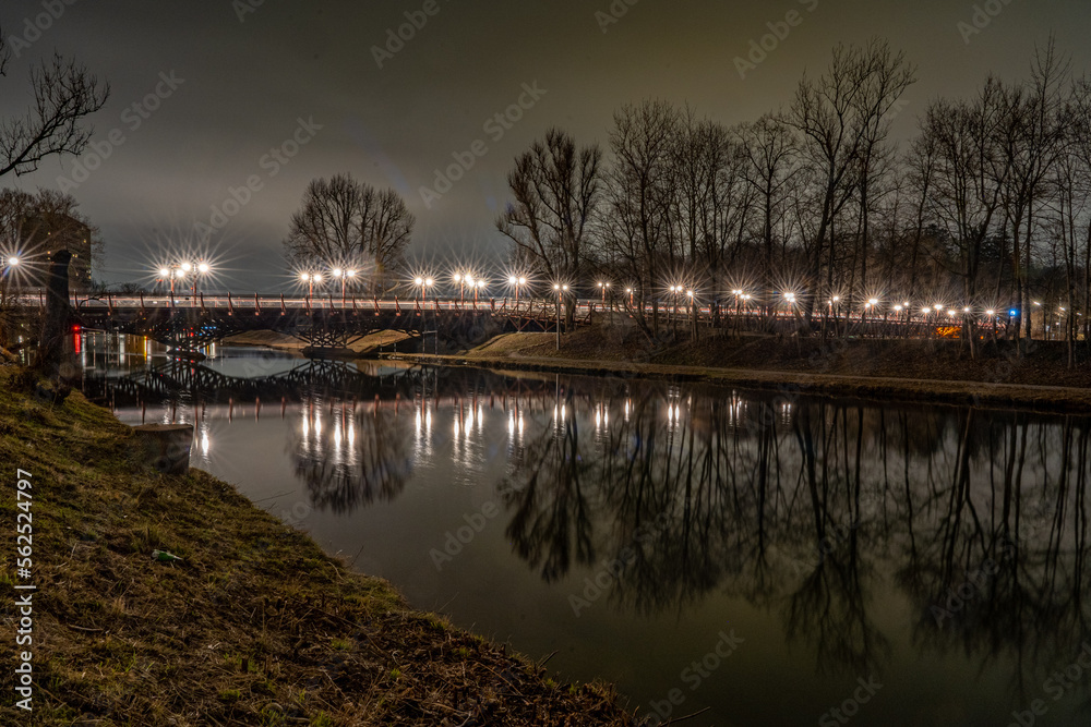 Die Thalkirchner Brücke bei Nacht