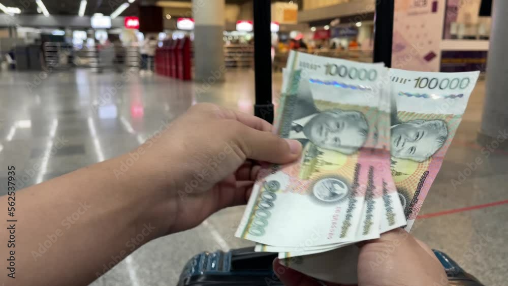 Bangkok, Thailand - Circa January, 2023 : Female hand counting 100000 ...