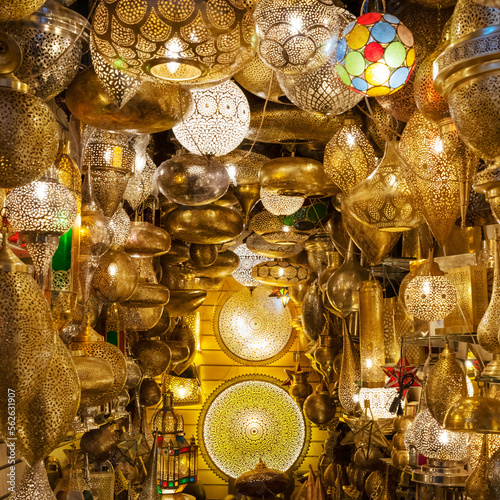 Vertical view of lighting shop in a market of marrakech © Frédéric Prochasson
