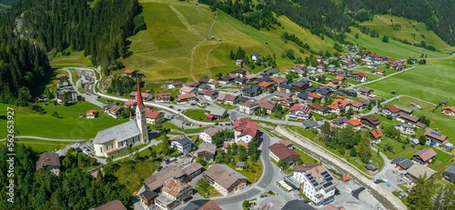 Die Gemeinde Holzgau im Tiroler Lechtal aus der Luft photo