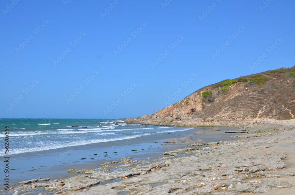 Costa com céu azul Costa com céu azul