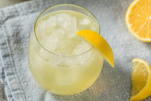 Fotomural Cold Refreshing Lemon Sparkling Italian Soda