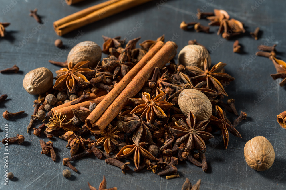 Raw Whole Organic Baking Spices Raw Whole Organic Baking Spices