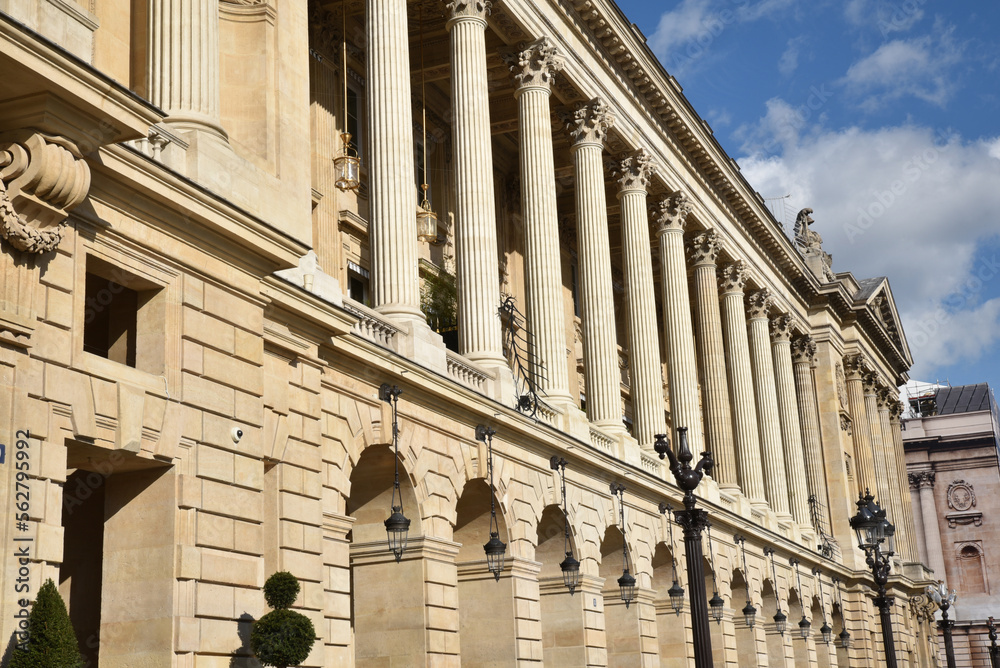 Façade à colonnade place de la Concorde à Paris. France Façade à colonnade place de la Concorde à Paris. France