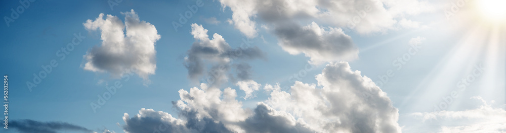 Obraz premium Bright clouds in the evening sky