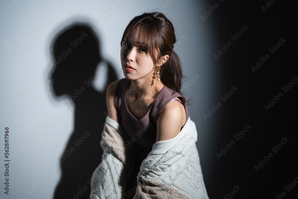 クールな女性 クールな女性