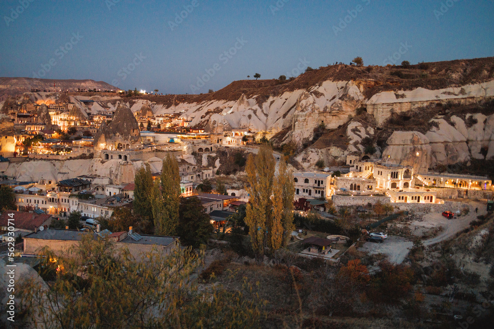 Obraz premium Goreme city at night in Cappadocia, Central Anatolia