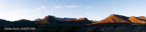 Canvas Print Beautiful panorama landscape of the Karoo National Park in South Africa, half de