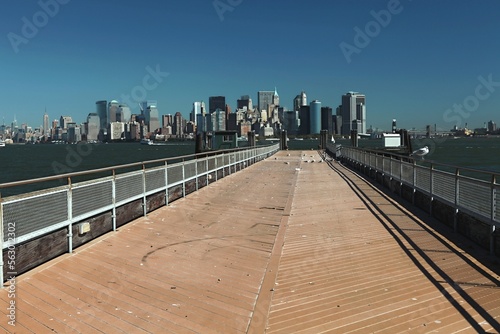 Pier in New York © tipaso