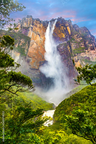 Obraz na płótnie Scenic view of world's highest waterfall Angel Fall in Venezuela w salonie