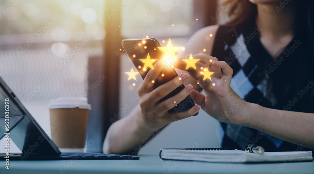 Φωτογραφία Customer Experience Concept, Best Excellent Services Rating for Satisfaction present by Hand of Client Showing excellent rating Five Star