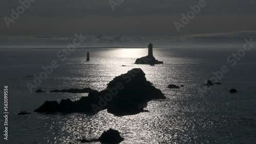 La Pointe du raz, le Phare de la vieille et l'île de Sein photo