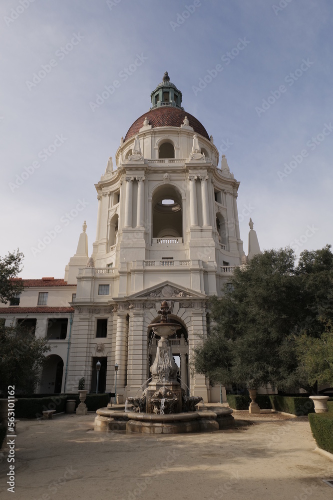 Obraz premium City Hall is one of Pasadena's major historical landmarks. The facility is located in the city center.Construction was completed on December 27, 1927.