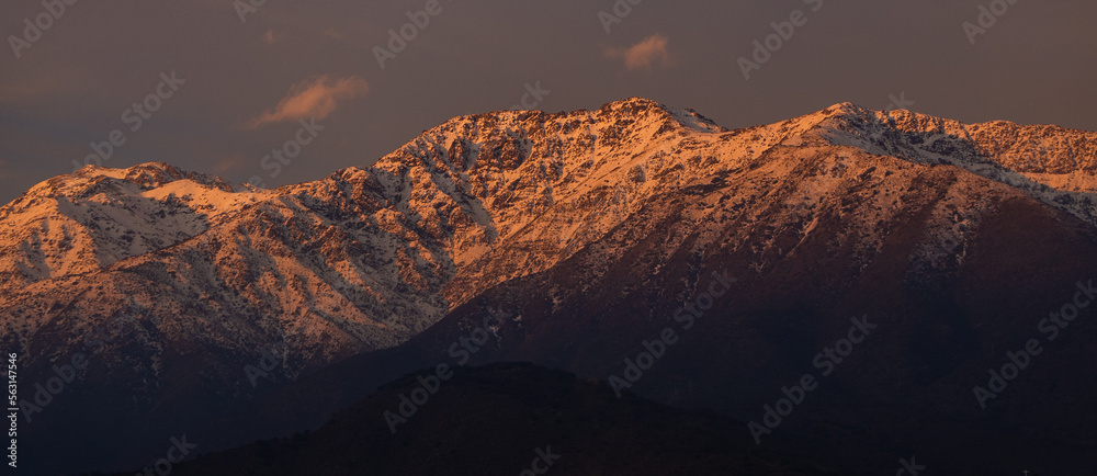 Montañas nevadas de Los Andes