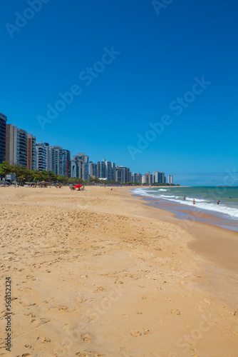   ondas na praia de Itaparica, vitória, vila velha, espirito santo ,brasil © Fotos GE
