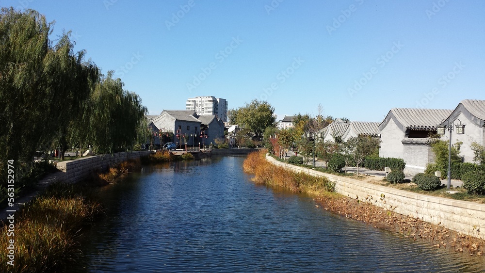 Fototapeta premium canal and houses
